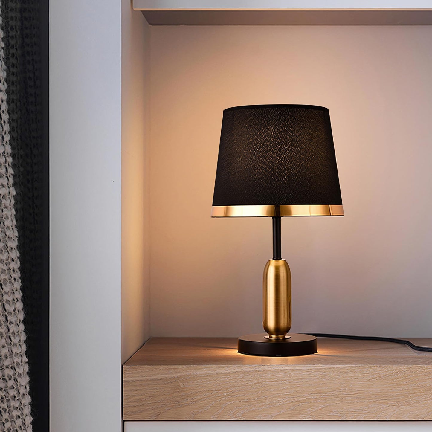 Lamp Bed Nordic Table Modern Table with Brass Metal Droplet Base Simple Light Luxury Table Nightstand Brass Table Bedside
